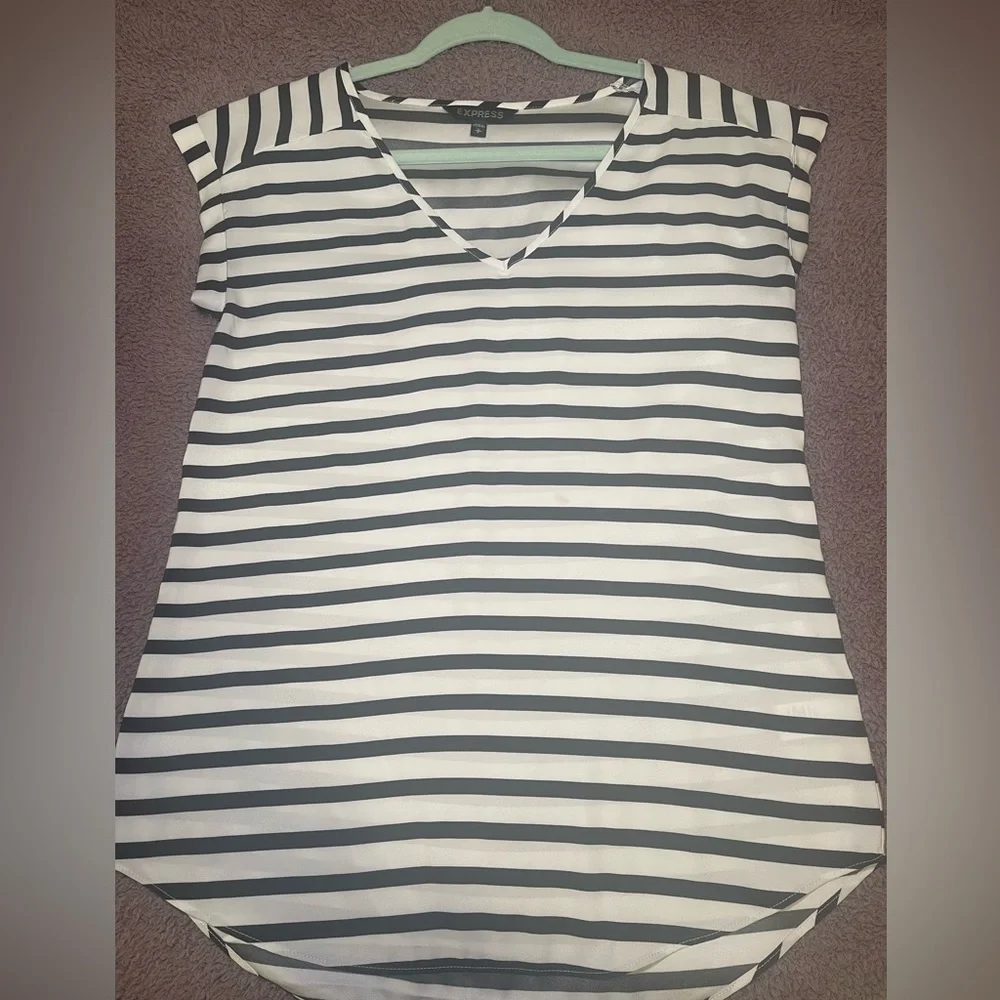 Express top - Picture 3 of 3